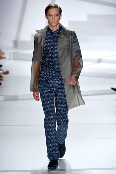 Look 38